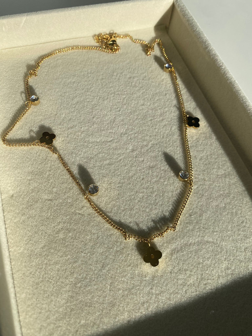 Colar Flor de Diamante